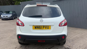 2011 Nissan Qashqai 1.5 Dci N-Tec 2WD Euro 5 5dr in White — image 6