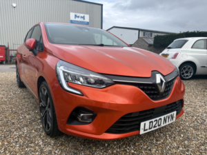 2020 Renault Clio 1.0 Iconic Tce 100 in Orange — image 2