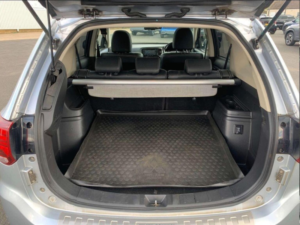 2017 Mitsubishi Outlander 2.0h 12kwh 4h CVT 4WD Euro 6 (s/s) 5dr in Silver — image 5