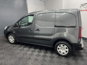 2015 Peugeot Partner 1.6 Ehdi 850 Professional L1 (s/s) 4dr in Grey — image 3