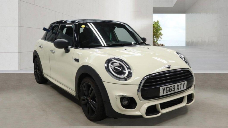 2019 MINI Hatch 1.5 Cooper Sport Euro 6 (s/s) 5dr in White — image 1