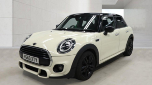 2019 MINI Hatch 1.5 Cooper Sport Euro 6 (s/s) 5dr in White — image 2