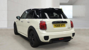 2019 MINI Hatch 1.5 Cooper Sport Euro 6 (s/s) 5dr in White — image 3