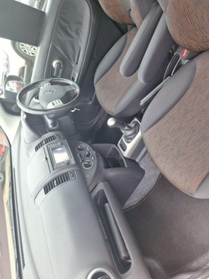 2010 Nissan Note 1.4 16v N-Tec Euro 4 5dr in Beige — image 3