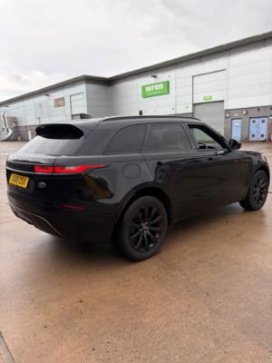 2018 Land Rover Range Rover Velar 2.0 D240 R-Dynamic S SUV 5dr Diesel Auto 4WD Euro 6 (s/s) (240 Ps) in Black — image 5