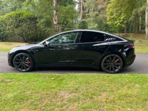 2019 Tesla Model 3 (dual Motor) Performance in Black — image 5