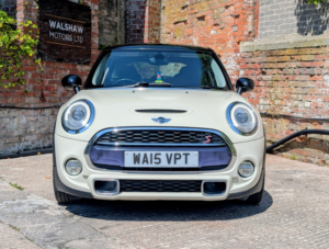2015 MINI Hatch 2.0 5-Door Hatch Cooper S in White — image 2