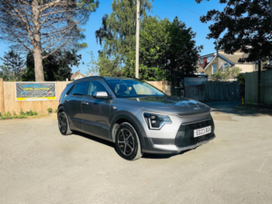 2023 Kia Niro 1.6h Gdi 2 Dct Euro 6 (s/s) 5dr in Grey — image 3