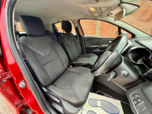 2015 Renault Clio 0.9 Tce Dynamique Nav Euro 6 (s/s) 5dr in Red — image 3