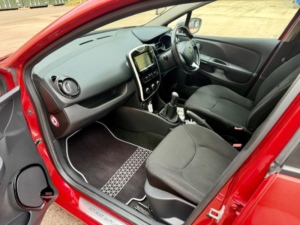 2015 Renault Clio 0.9 Tce Dynamique Nav Euro 6 (s/s) 5dr in Red — image 6