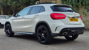 2017 Mercedes-Benz Gla 2.1 Gla220d Amg Line (premium Plus) 7g-Dct 4matic Euro 6 (s/s) 5dr in White — image 4
