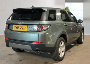 2016 Land Rover Discovery Sport 2.0 Td4 Se Tech 4WD Euro 6 (s/s) 5dr (5 Seat) in Grey — image 4