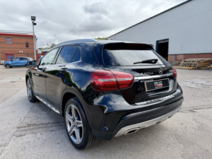 2018 Mercedes-Benz Gla 2.1 Gla200d Amg Line (premium) in Black — image 6