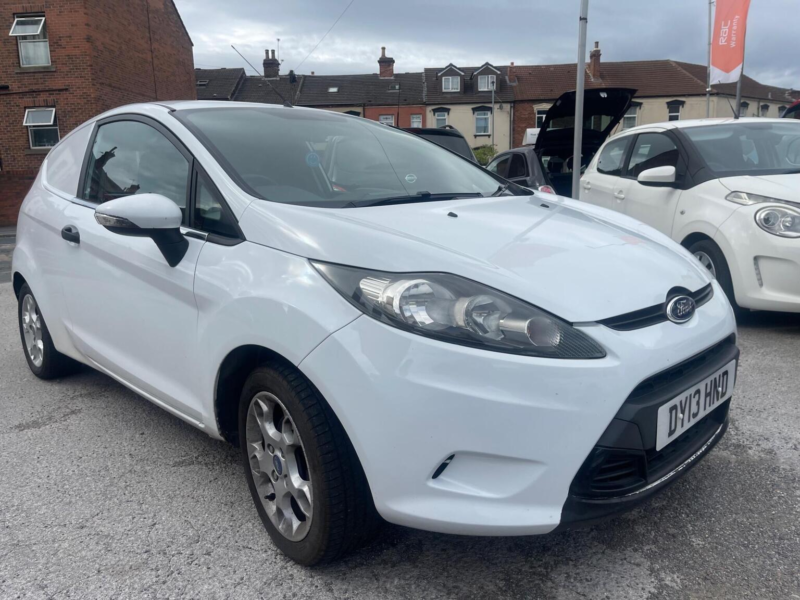 2013 Ford Fiesta Van 1.4 Tdci Panel Van 3dr in White — image 1