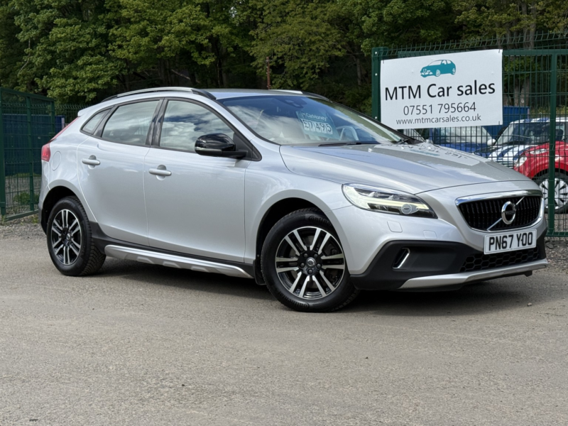 2017 Volvo V40 Cross Country 2.0 Cross Country D2 in Silver — image 1