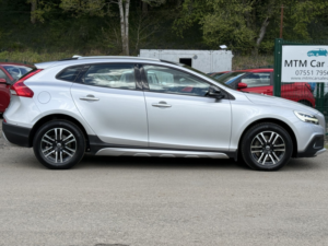 2017 Volvo V40 Cross Country 2.0 Cross Country D2 in Silver — image 4