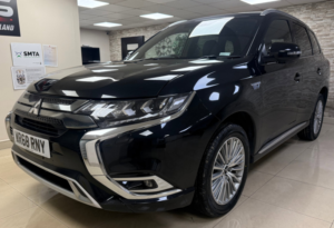 2018 Mitsubishi Outlander 2.4h Twinmotor 13.8kwh 4h SUV 5dr Petrol Plug-In Hybrid CVT 4WD Euro 6 (s/s) (209 Ps) in Black — image 2