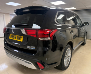 2018 Mitsubishi Outlander 2.4h Twinmotor 13.8kwh 4h SUV 5dr Petrol Plug-In Hybrid CVT 4WD Euro 6 (s/s) (209 Ps) in Black — image 3