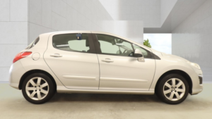 2013 Peugeot 308 1.6 Hdi Active in Silver — image 5