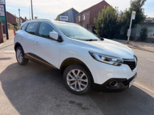 2017 Renault Kadjar 1.2 Tce Dynamique Nav Edc Euro 6 (s/s) 5dr in White — image 2