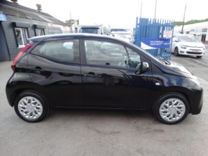 2021 Toyota Aygo 1.0 Vvt-I X-Play Euro 6 (s/s) 5dr in Black — image 5