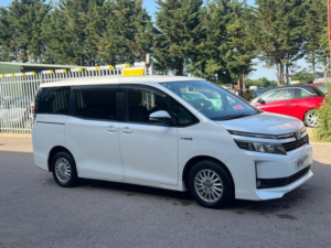 2014 Toyota Voxy 1.8 Hybrid MPV Dr in Other — image 5