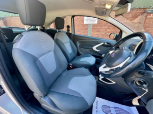 2010 Ford Ka 1.2 Zetec Euro 4 3dr in Silver — image 6