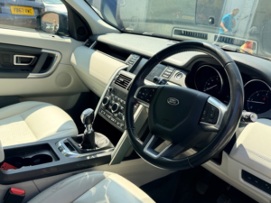 2018 Land Rover Discovery Sport Td4 Se Tech in Blue — image 2
