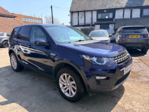 2018 Land Rover Discovery Sport Td4 Se Tech in Blue — image 3