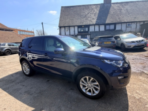 2018 Land Rover Discovery Sport Td4 Se Tech in Blue — image 6