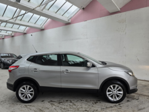 2014 Nissan Qashqai 1.5 Dci Acenta in Silver — image 4