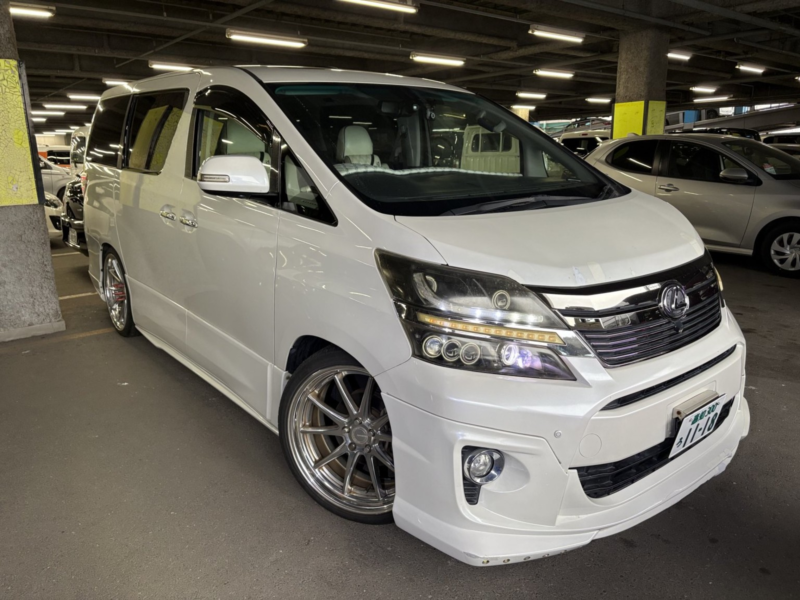 2012 Toyota Vellfire 3.5z G Edition in White — image 1