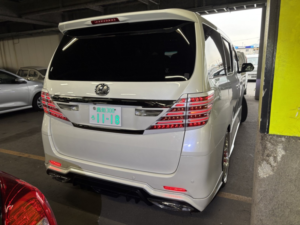 2012 Toyota Vellfire 3.5z G Edition in White — image 3