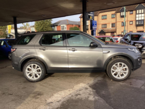 2017 Land Rover Discovery Sport 2.0 Td4 Hse Auto 4WD Euro 6 (s/s) 5dr in Grey — image 3