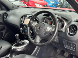 2017 Nissan Juke 1.2 Dig-T Tekna SUV 5dr Petrol Manual Euro 6 (s/s) (115 Ps) in Red — image 5