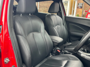 2017 Nissan Juke 1.2 Dig-T Tekna SUV 5dr Petrol Manual Euro 6 (s/s) (115 Ps) in Red — image 6
