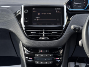 2018 Peugeot 2008 1.6 Bluehdi Allure Euro 6 (s/s) 5dr in Grey — image 4
