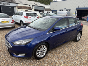 2015 Ford Focus 1.5 T Ecoboost Titanium in Blue — image 4