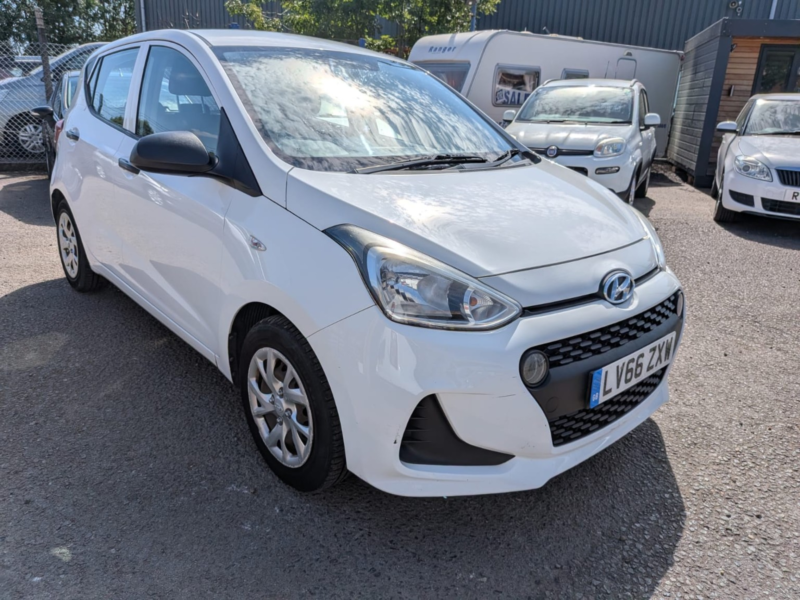 2017 Hyundai I10 1.0 I10 S 1.0 17my in White — image 1