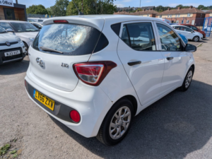 2017 Hyundai I10 1.0 I10 S 1.0 17my in White — image 4
