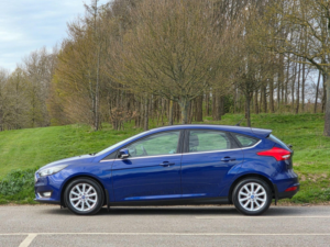 2015 Ford Focus 1.6 Tdci Titanium Euro 5 (s/s) 5dr in Blue — image 4