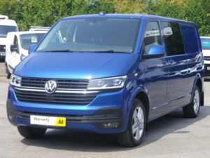 2023 Volkswagen Transporter 2.0 Tdi 150 T32 Lwb Highline Kombi DSG With High Specification in Blue — image 4