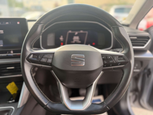 2023 SEAT Leon 2.0 Leon Se Dynamic Tdi 5dr in Silver — image 5
