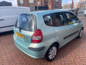 2004 Honda Jazz 1.4 I-Dsi Se CVT-7 5dr in Green — image 3