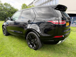 2020 Land Rover Discovery 2.0 Sd4 Landmark Edition Auto 4WD Euro 6 (s/s) 5dr in Black — image 3