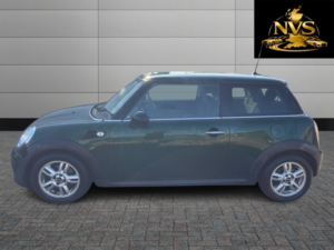 2011 MINI Hatch 1.6 One Hatch in Green — image 4