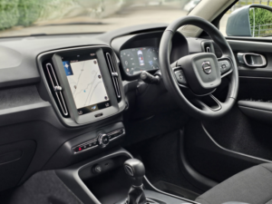 2022 Volvo Xc40 1.5 T2 Momentum Core SUV 5dr Petrol Manual Euro 6 (s/s) (129 Ps) in Grey — image 2