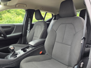 2022 Volvo Xc40 1.5 T2 Momentum Core SUV 5dr Petrol Manual Euro 6 (s/s) (129 Ps) in Grey — image 3