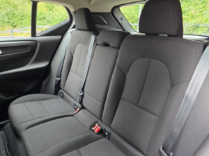 2022 Volvo Xc40 1.5 T2 Momentum Core SUV 5dr Petrol Manual Euro 6 (s/s) (129 Ps) in Grey — image 5