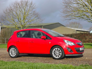 2013 Vauxhall Corsa 1.4 16v Se Auto Euro 5 5dr in Red — image 2
